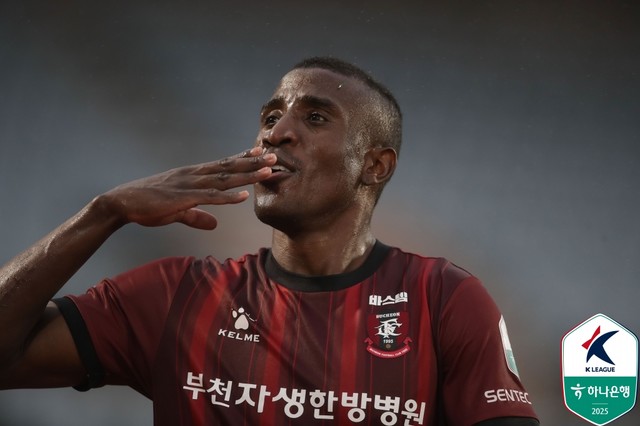 서울 방긋! '<b>원더골</b>' <b>린가드</b>, K리그1 22R MVP… K리그2는 '해트트릭' 부천...
