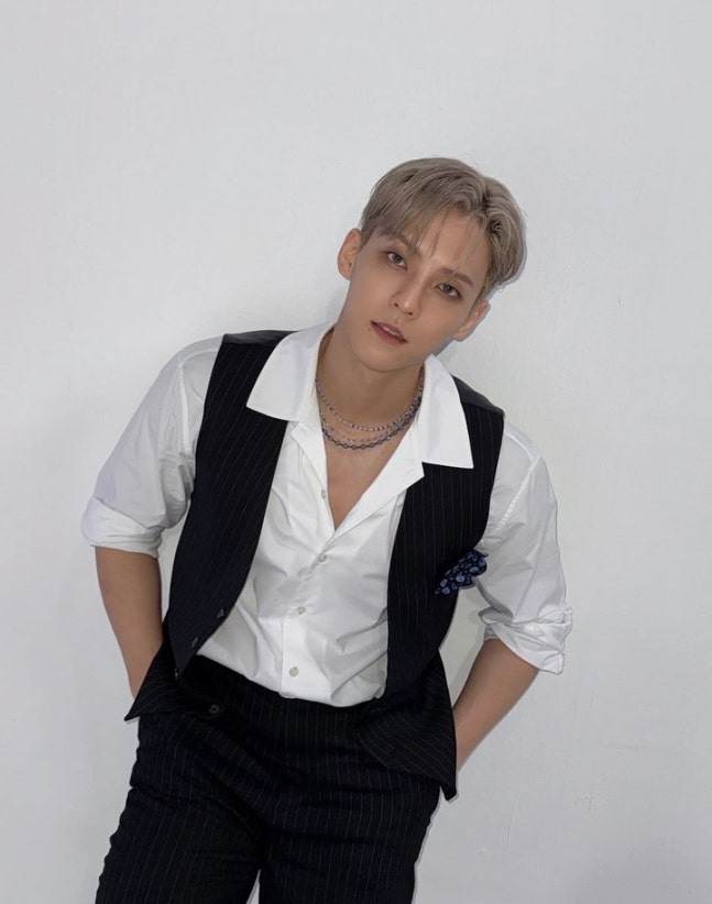민혁님의 치명적인 섹시함때문에 시선을 빼앗기게 만드네요