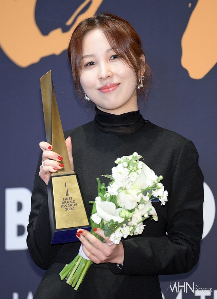 '니곡내곡 장인' <b>권진아</b>, 이번엔 에스파 '더티 워크'다(라이브 와이어)