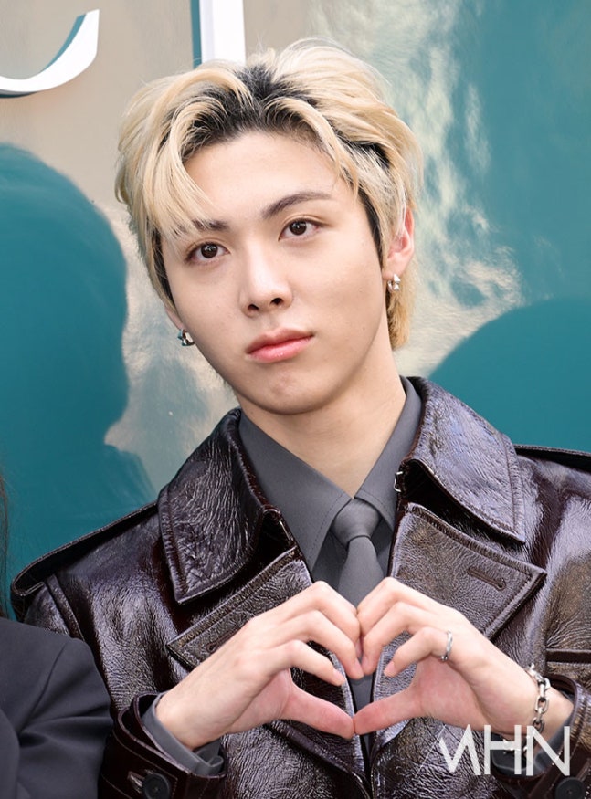 잘 어울린다는 반응 많은 올데프 구찌 포토월 | 인스티즈