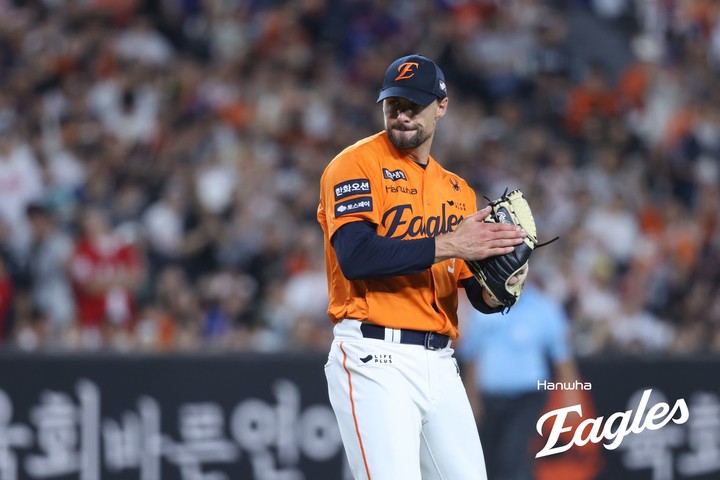 연승 멈춘 2위 <b>한화</b>, 9일 쉰 '대전 예수' <b>와이스</b> 등판...반등 절실한 롯...