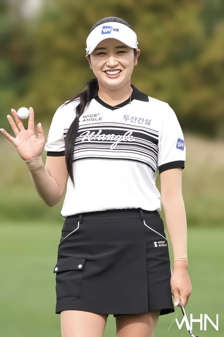 [mhn포토] <b>박혜준</b>, 3언더파 공동 <b>선두 질주</b>