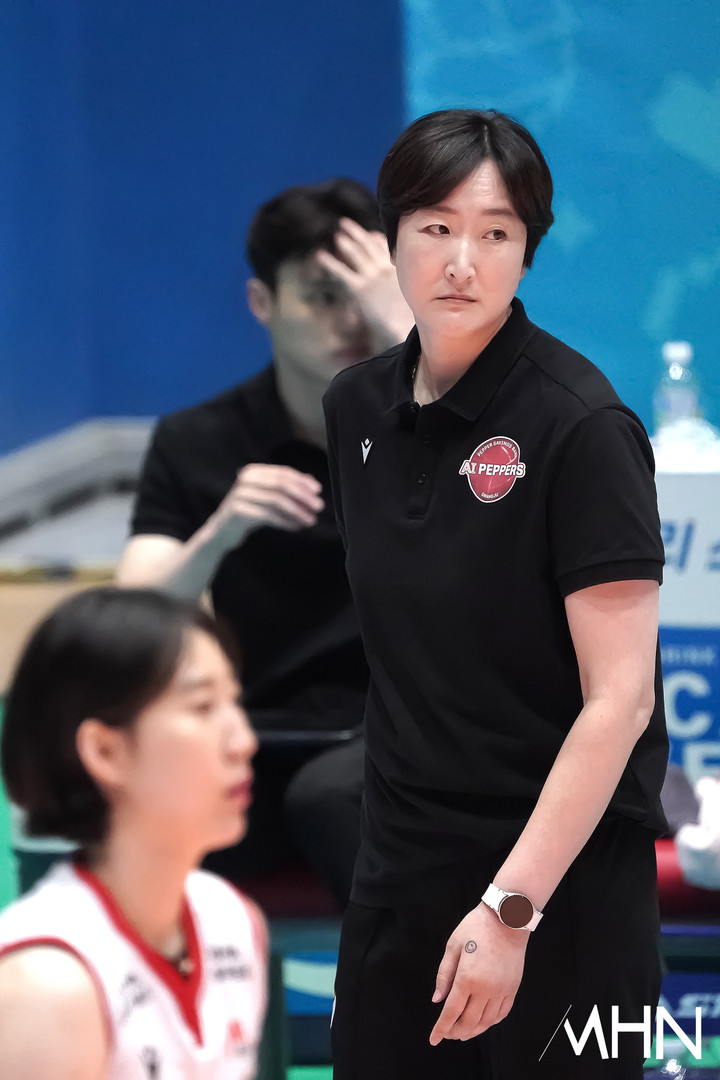 패장은 표정조차 짓지 못했다...'<b>격노</b>' <b>장소연 감독</b> "정말이지 내용이 ...
