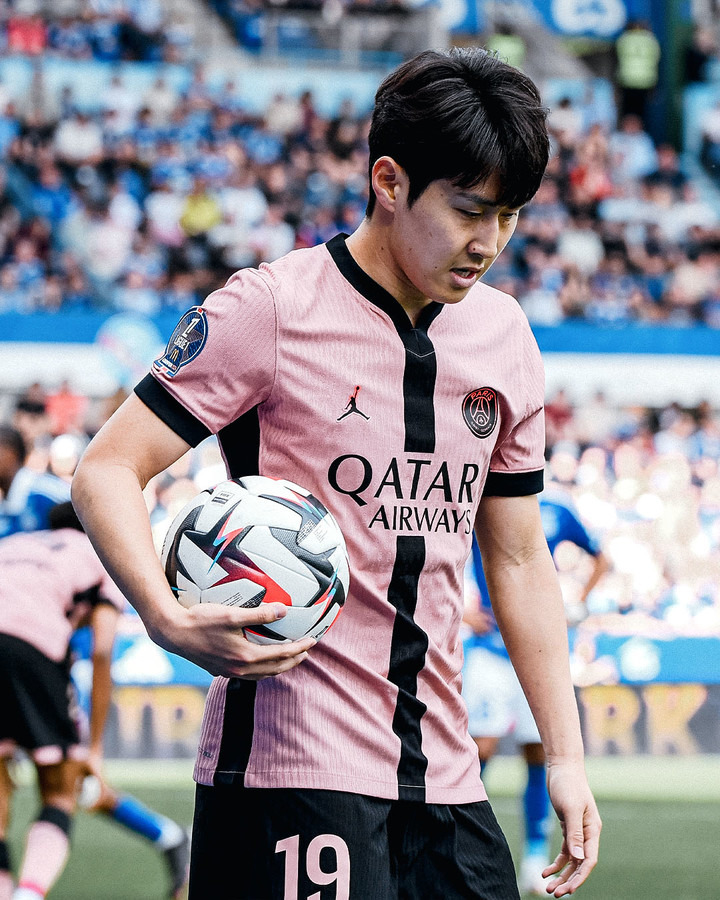 <b>재계약</b>과 이적설 사이 놓인 <b>이강인</b>...<b>PSG</b>가 "너 남을래?" 제안해도 '출전...