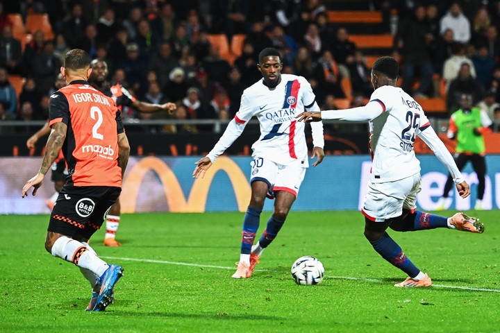 <b>이강인</b>은 <b>질병</b>으로 <b>결장</b>...선두 PSG, 리그1서 16위 로리앙과 1-1 무승부