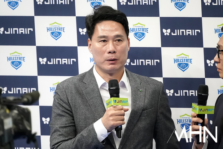 [mhn포토] <b>강성형 감독</b>, 승점을 줄여야 한다
