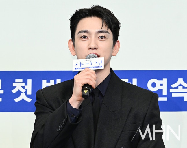 《依然閃亮》朴珍榮金玟周飾演初戀感人互動，引爆青春悸動