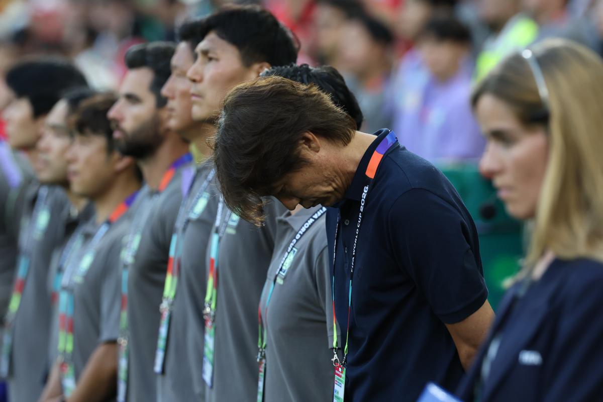 ‘2014 WC 실패’ 반복한 홍명보, 축제 제대로 망쳤다 “좋은 준비를 했지만... 감독인 내 책임”