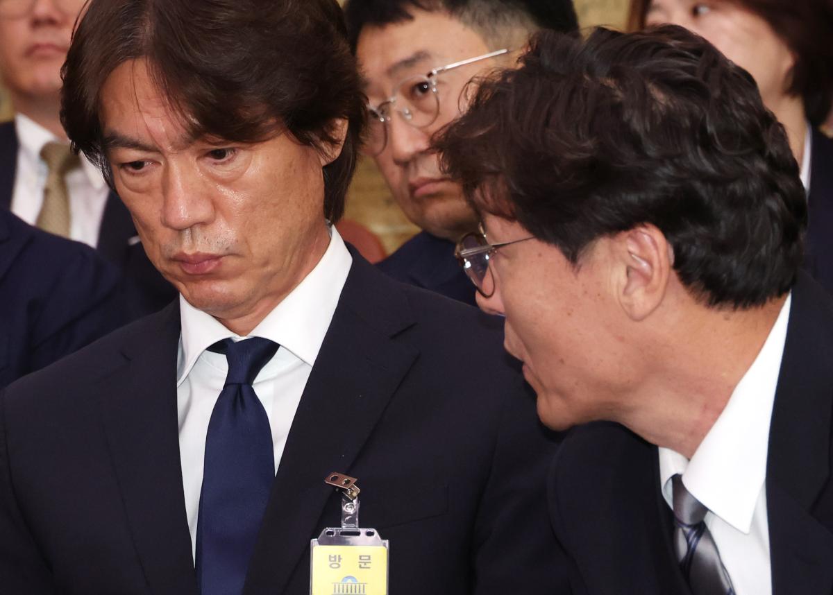 '끝까지 버려진 한국 축구' 정몽규는 사퇴, 홍명보는 美.이임생도 슬그머니 나갔다