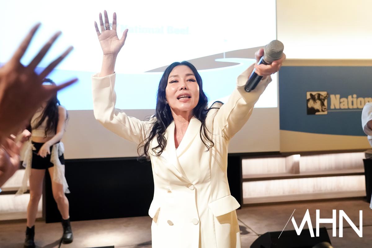 [mhn포토] <b>가수</b> 박미경, <b>이브</b>의 경고로 시작