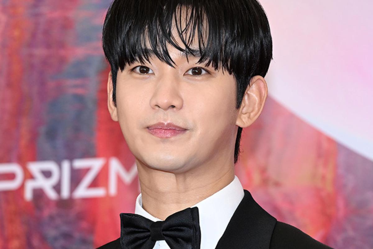 차기작 대본만 무려 40편…'복귀' 김수현, 쏟아지는 러브콜에 "검토 중,...