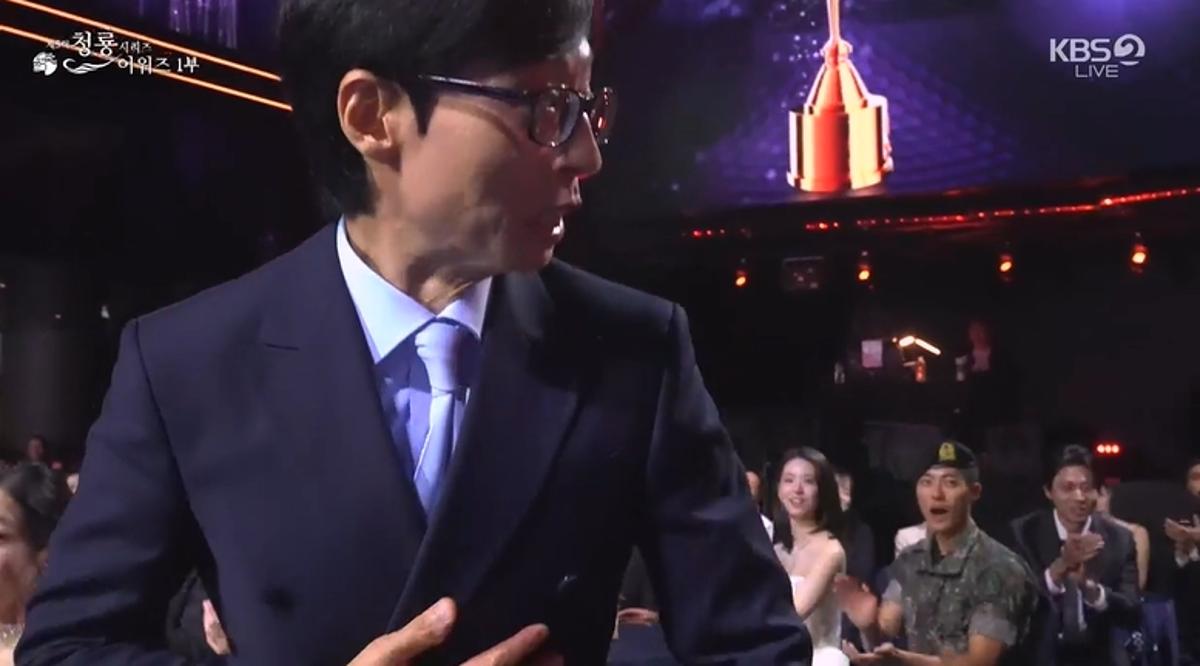 Yoo Jae-suk Wins a Star Award, Then Refuses to Give His Speech: Because He Wants a Bigger One