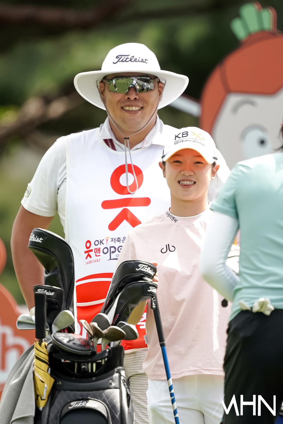 [mhn포토] 이지민, 읏맨 캐디와 우승 도전