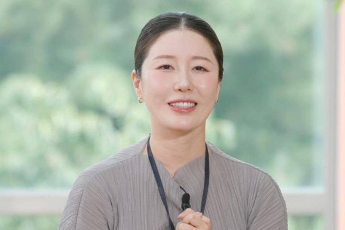 '축구선수' <b>나비</b>, 둘째 출산 108일 만에 무대 '복귀'…"아기띠 메고 노...