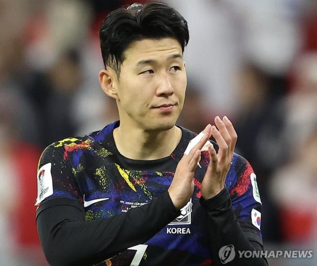 출처:연합뉴스 / 2024년 아요르단과의 아시안컵 준결승전에서 손가락에 테이핑한 손흥민