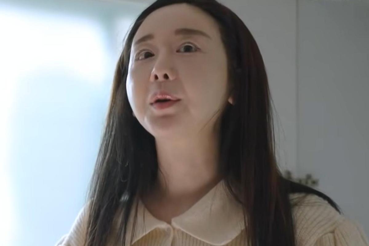 '<b>진화</b>와 <b>이혼</b>' <b>함소원</b>, 9살 딸과 원룸 살이 시작→"재혼은 필요하다 생...