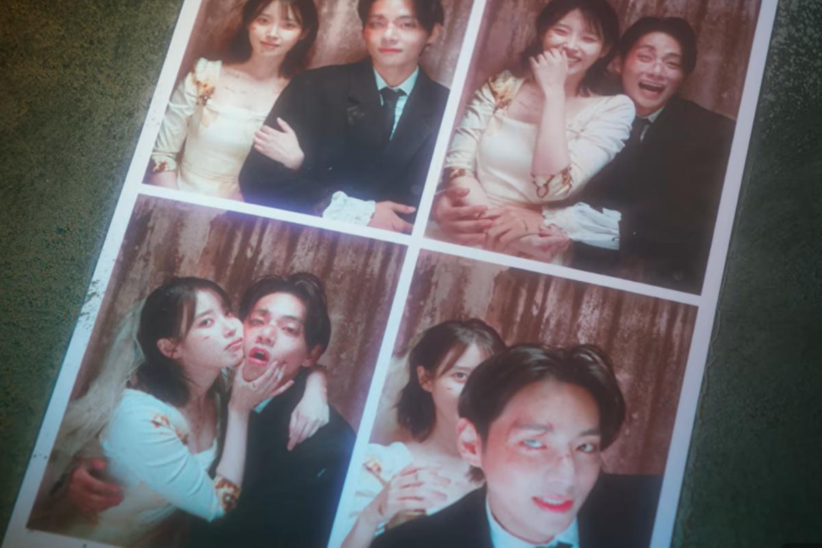 ウェディング風の衣装で並ぶIUとCrushの写真