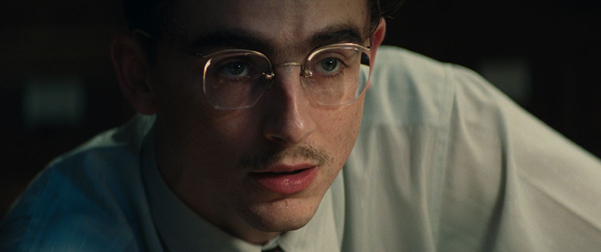 映画『マーティ・シュプリーム』でティモシー・シャラメが演じる主人公の場面写真