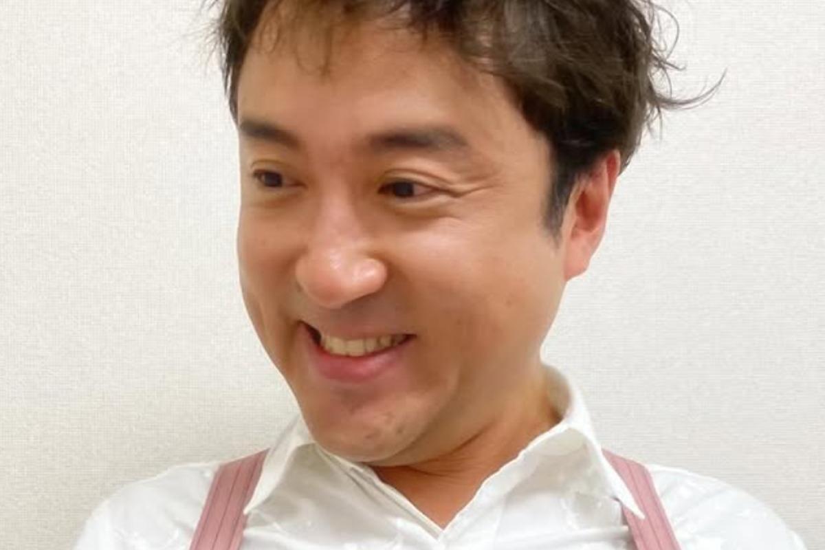 イベントで笑顔を見せる俳優のムロツヨシ