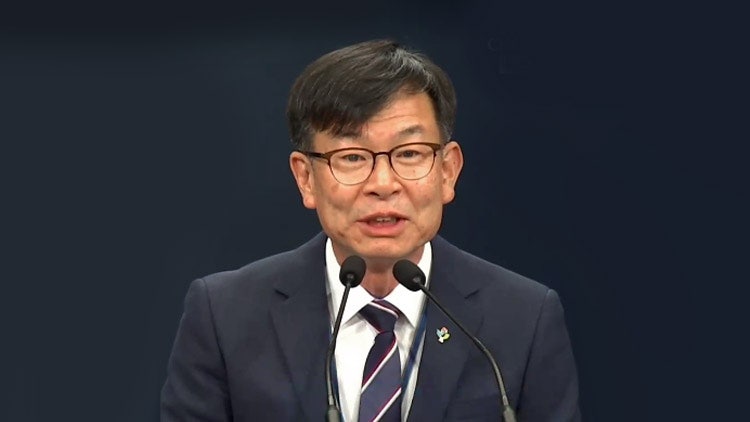 검찰, '<b>통계조작</b> 의혹' <b>김상조</b> 전 <b>정책실장</b> 소환 조사