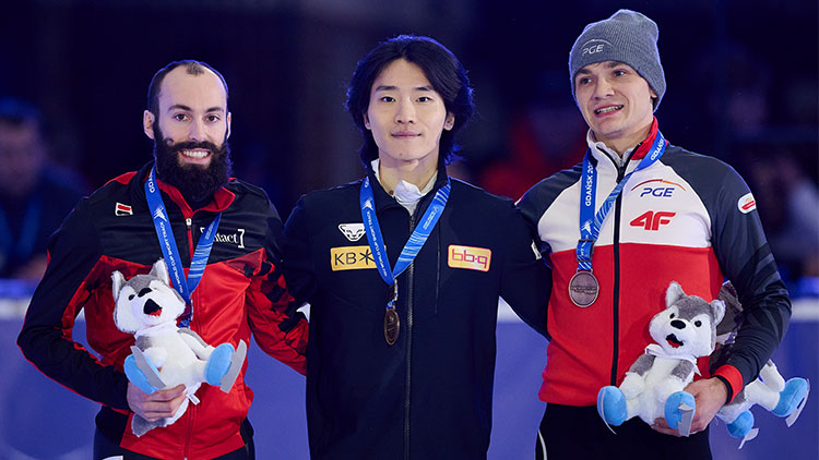 <b>쇼트트랙</b> <b>서이라</b>, <b>월드컵</b> 6차 대회 500ｍ 1차 우승