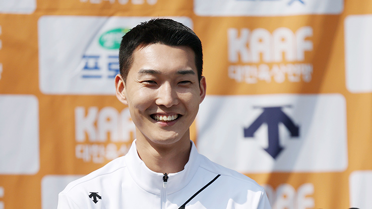 자신감 넘치는 <b>우상혁</b> "난 야외 체질…<b>올림픽</b> 메달 꼭 딸 겁니다"