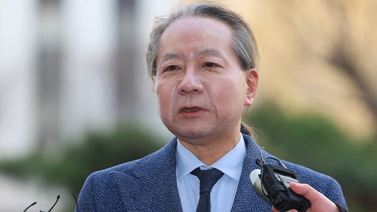 <b>의협</b> 집행부 <b>경찰</b> 소환…"14만 의사 모아 정권 퇴진 운동"