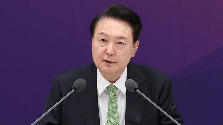 尹, <b>저출생수석실 설치</b>…"저출생 전담 수석 필요"
