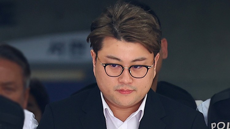 <b>김호중</b>, 경찰에 <b>아이폰</b> 3대 중 일부만 비밀번호 제공