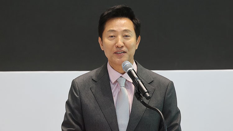 보폭 넓히는 <b>오세훈</b>, 與 지도부와 <b>만찬</b> 회동