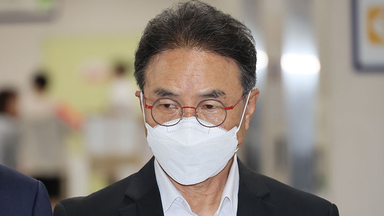 '<b>강제추행</b>' <b>김명곤</b> 전 장관 1심 <b>징역형</b> 집행유예