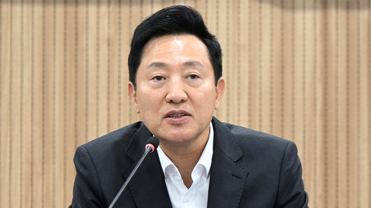 <b>오세훈</b> "'<b>이재명</b>은 민주당 아버지' 발언은 희대의 아첨"