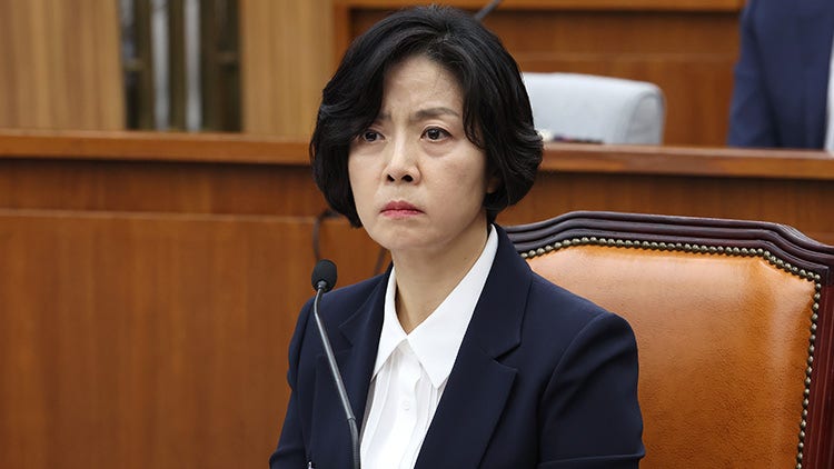 <b>이숙연</b>, '아빠찬스' <b>논란</b>에 "요즘은 돌 때 반지 대신 주식"