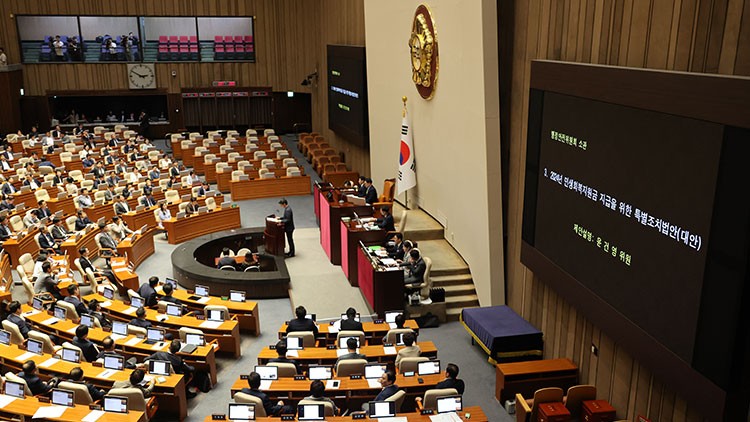 野 '<b>25만원 지원</b>법' 상정에 與 필리버스터 맞불…野 강행처리 수순