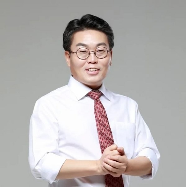 '尹 원년 참모' <b>강훈 대통령실 정책홍보비서관</b> 사의 표명