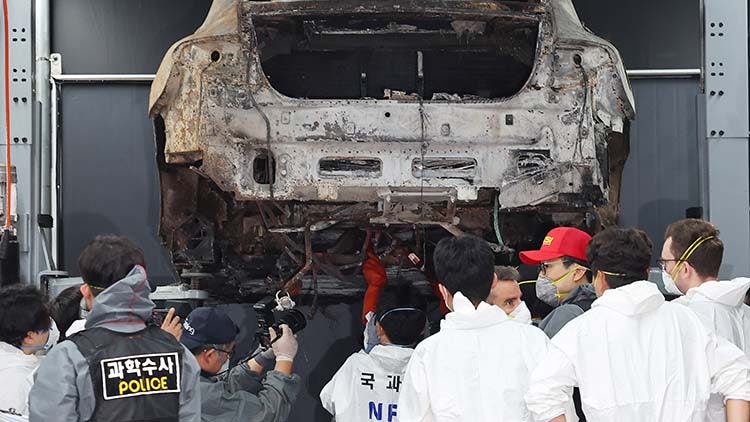 '<b>전기차</b> 화재' 관리사무소 야간 근무자가 <b>스프링클러</b> 껐다