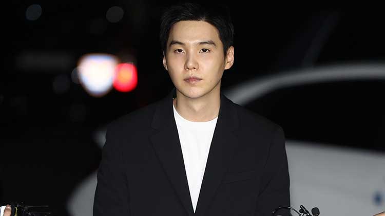 '음주 스쿠터' BTS <b>슈가 경찰 출석</b>…"일단 굉장히 죄송"