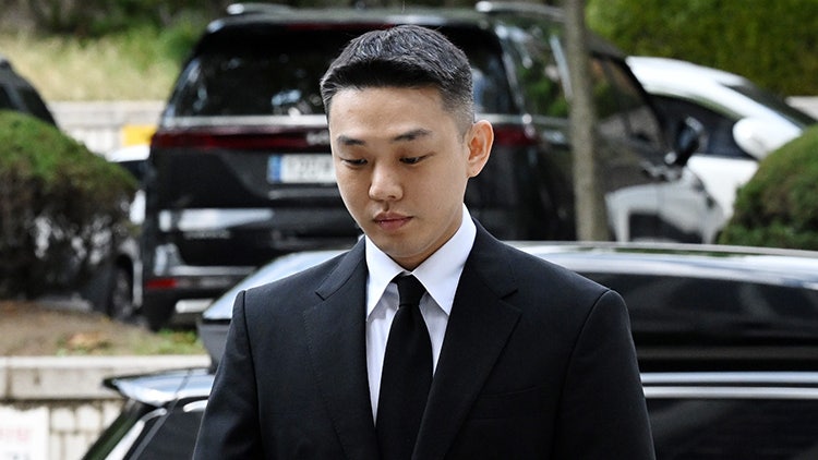 법원, '마약류 상습 <b>투약</b>' 배우 <b>유아인</b>에 <b>징역</b> 1년…법정 구속