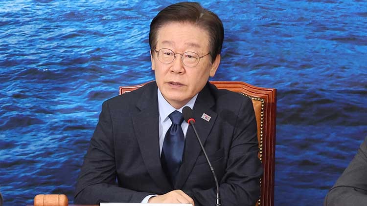 <b>이재명</b> "尹, <b>의료대란</b> 관련 국민 사과하고 장·차관 경질해야"