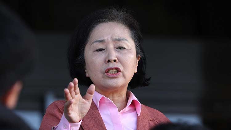 '1억 <b>공천</b> 대가 ' <b>김영선</b> 전 의원 檢 출석…"<b>공천</b> 부탁한 적 없다"