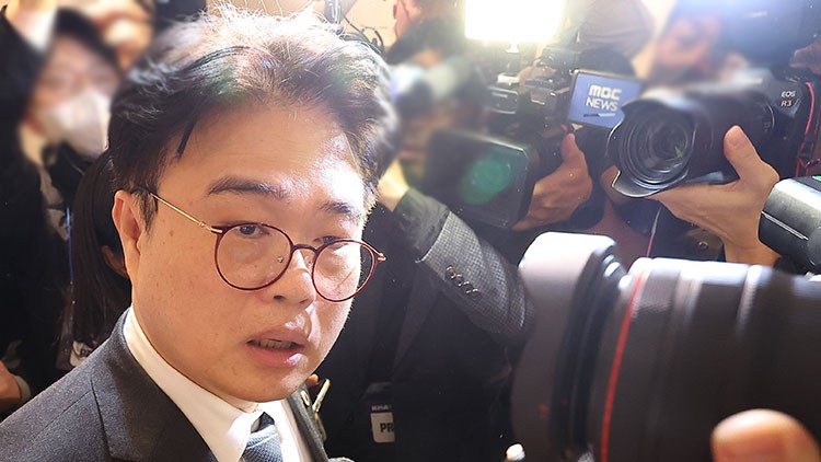 <b>임현택 의협 회장</b> 탄핵안 가결…비대위 체제 전환