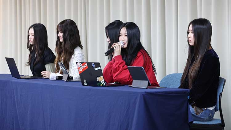 <b>어도어</b> "<b>뉴진스</b> 전속계약 유효 확인해달라" 소송 제기