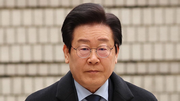 <b>이재명 대북송금</b> 재판 '법관 기피'로 중단…검찰 "고의적인 재판 지연"