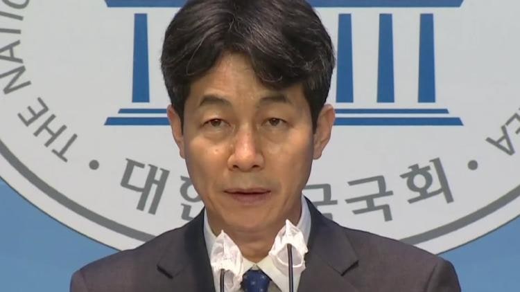 <b>윤건영</b> "尹, <b>경호</b>처에 무기 사용 독촉…칼이라도 휴대하라 해"