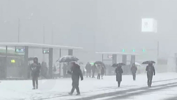 서울 체감 영하 13도 강추위…<b>전국</b> 곳곳 폭설·<b>한파</b>