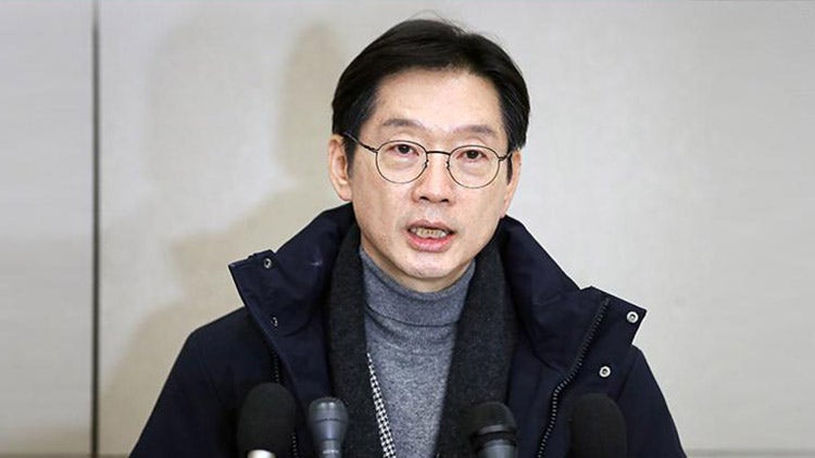 '<b>민주당 복당</b>' <b>김경수</b> "더 큰 <b>민주당</b> 계기 되길"