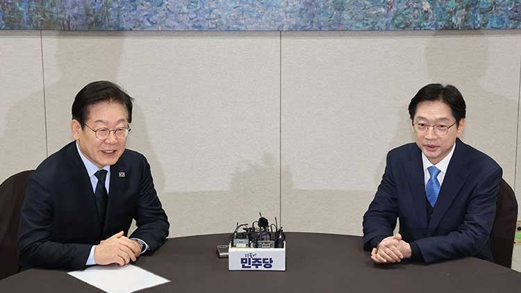 <b>이재명</b>·<b>김경수 회동</b>…"더 크고 더 넓은 길을 가야"