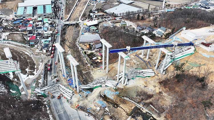 "<b>고속도로 공사장</b> <b>사고</b> 중상자 1명 숨져…총 3명 사망"