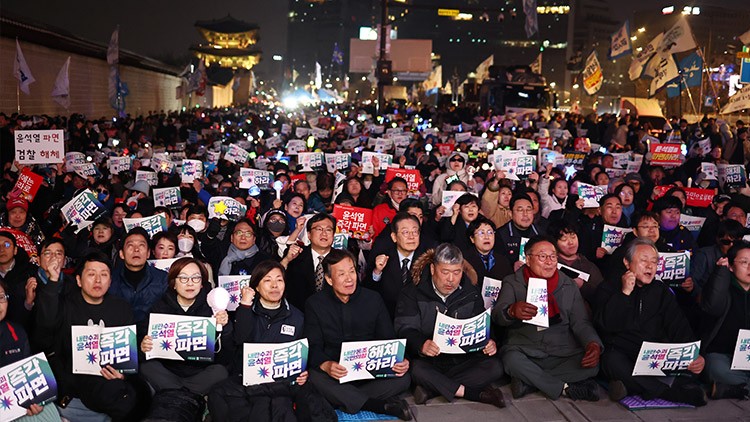 [단독] "이대론 안 된다" 민주당 초선 의원들·원외위원장 <b>단식</b> 돌입