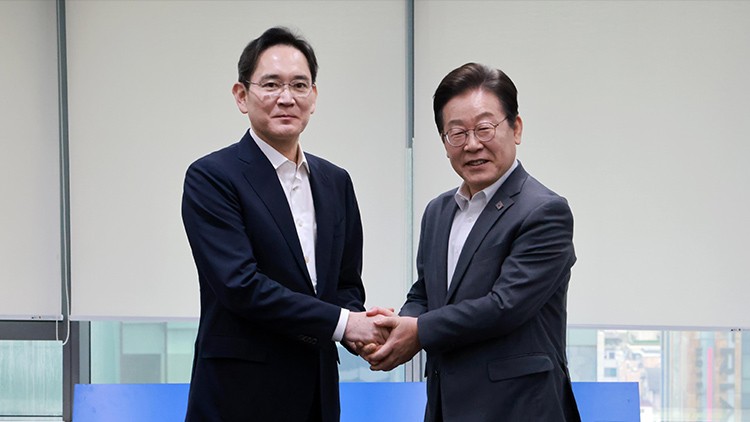<b>이재명</b>, <b>이재용</b> 만나 "삼성이 잘 살아야 삼성 투자자들도 잘 산다"